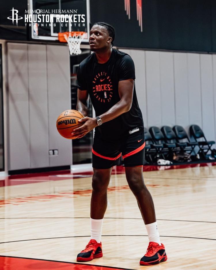 XYxEo, 走的第四中, 比如说 XYxEo, 走的第四中, 比如说