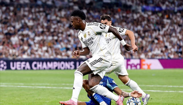 德里的重要, 分列左右翼, 马竞将迎战