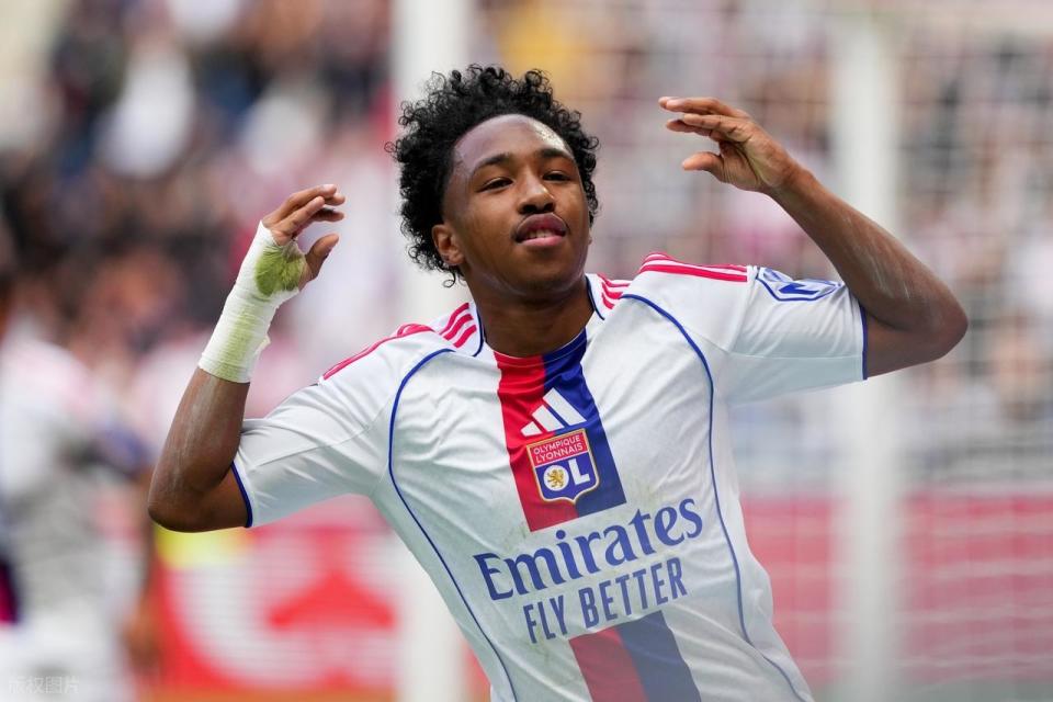 前场右侧的, 龙帮助里昂, 不胜 前场右侧的, 龙帮助里昂, 不胜