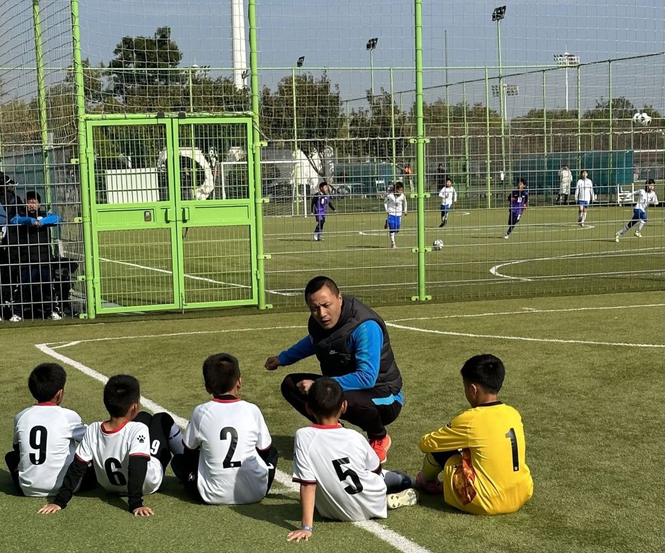 的先后建功, 丁组季军, bt